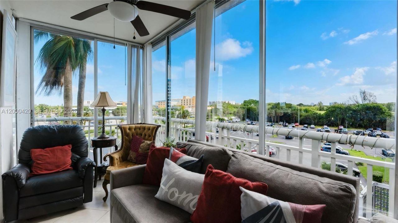 3800 Hillcrest Dr, Unit 411, Hollywood, FL 33021 Photo