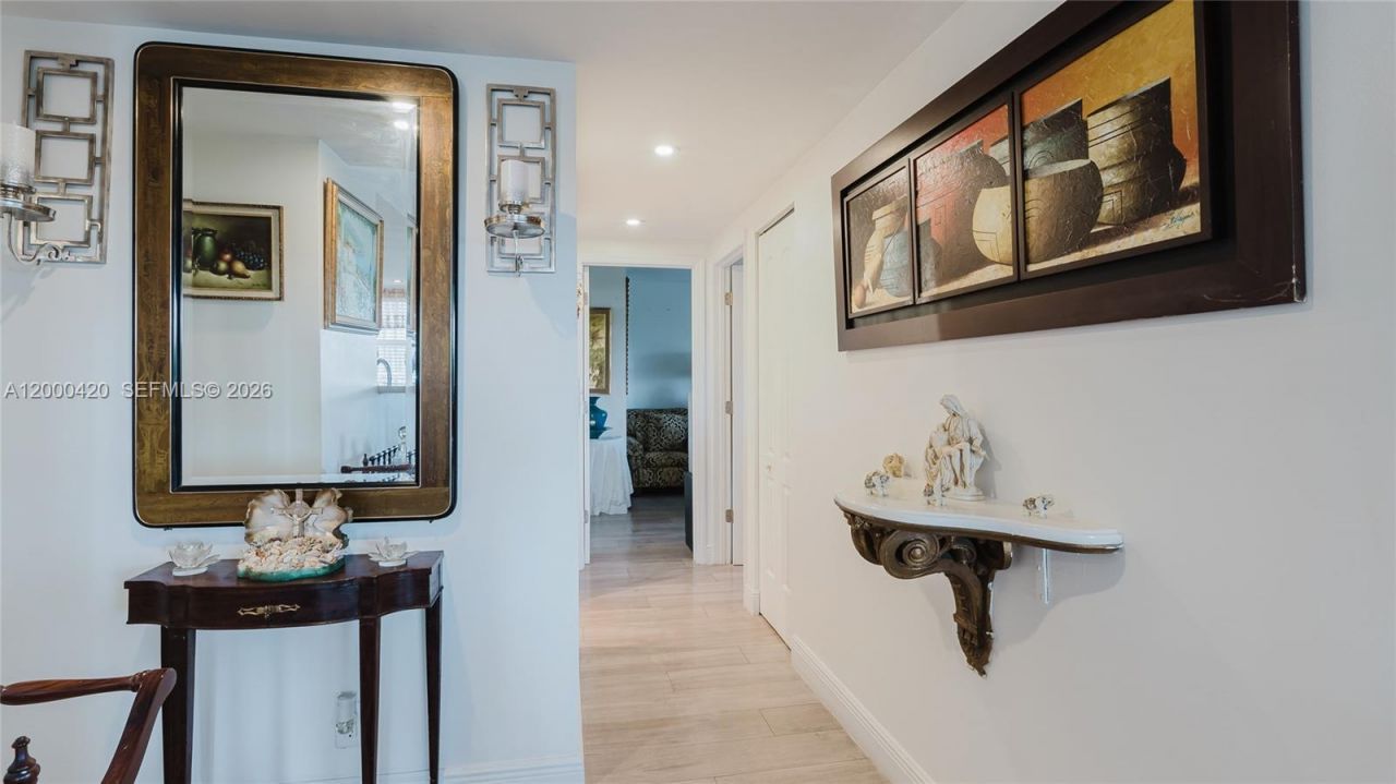 3800 Hillcrest Dr, Unit 411, Hollywood, FL 33021 Photo