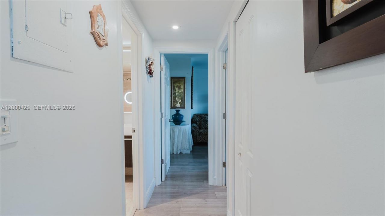 3800 Hillcrest Dr, Unit 411, Hollywood, FL 33021 Photo