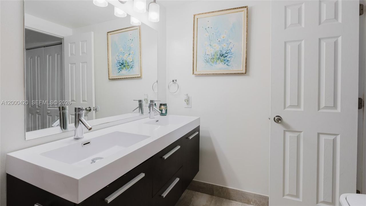 3800 Hillcrest Dr, Unit 411, Hollywood, FL 33021 Photo