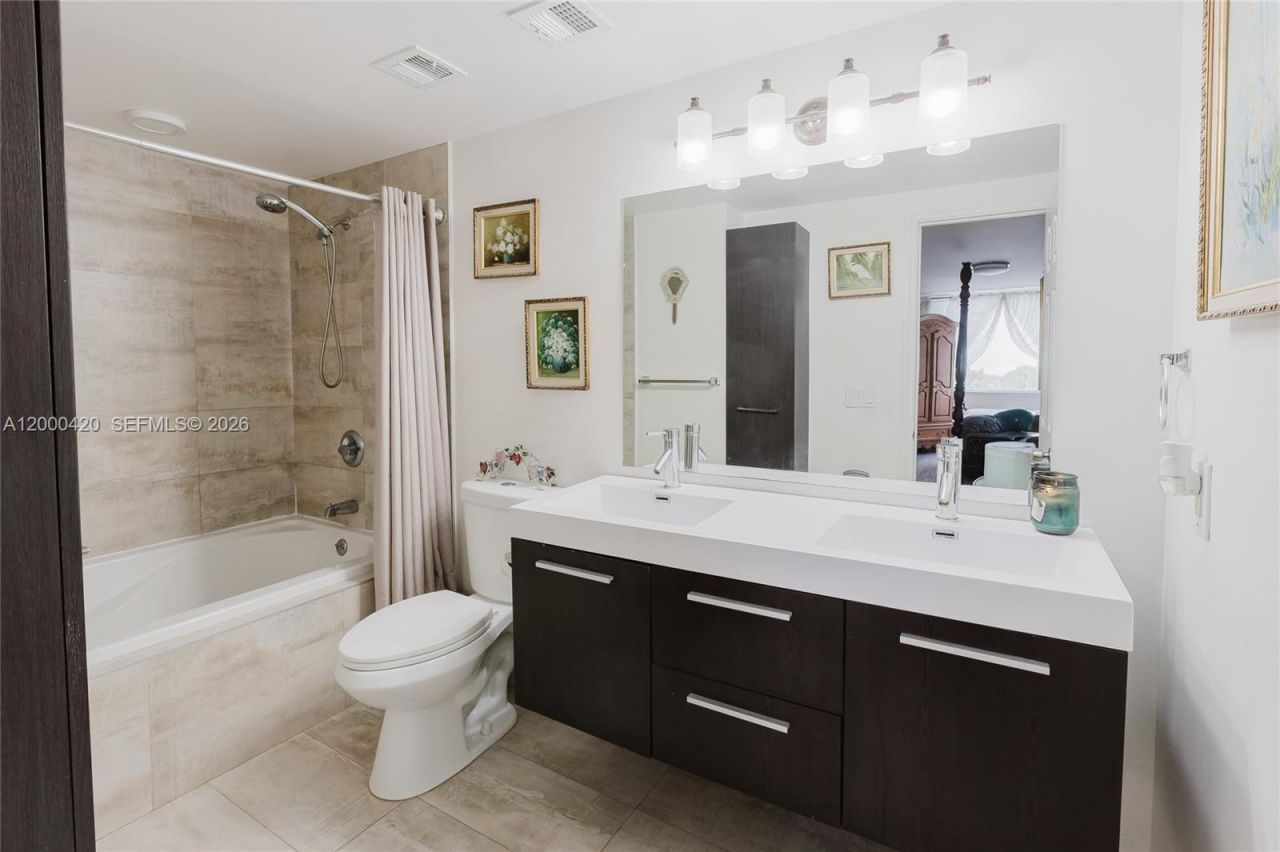 3800 Hillcrest Dr, Unit 411, Hollywood, FL 33021 Photo