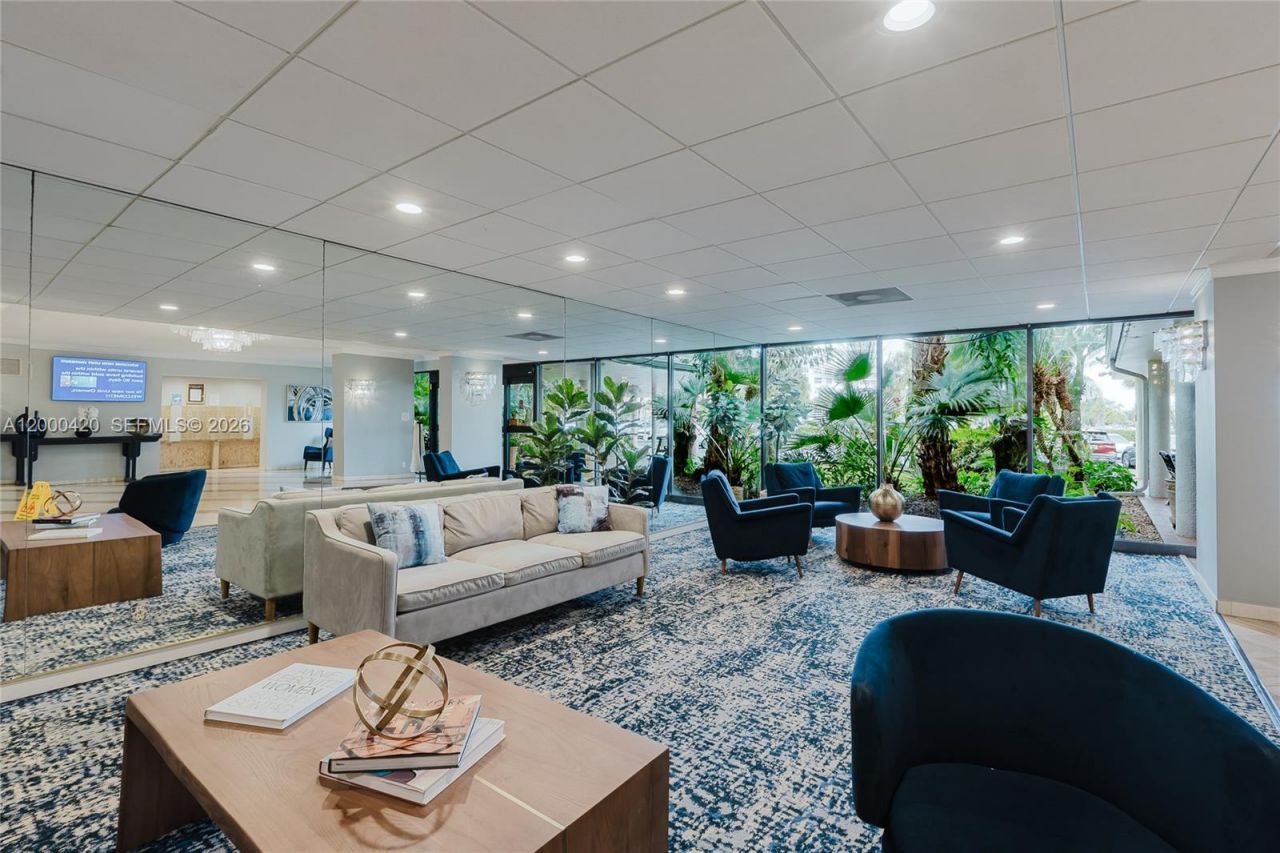 3800 Hillcrest Dr, Unit 411, Hollywood, FL 33021 Photo