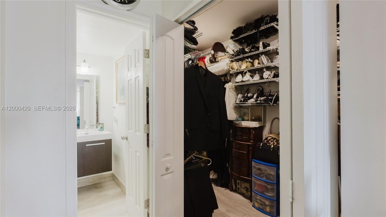 3800 Hillcrest Dr, Unit 411, Hollywood, FL 33021 Photo