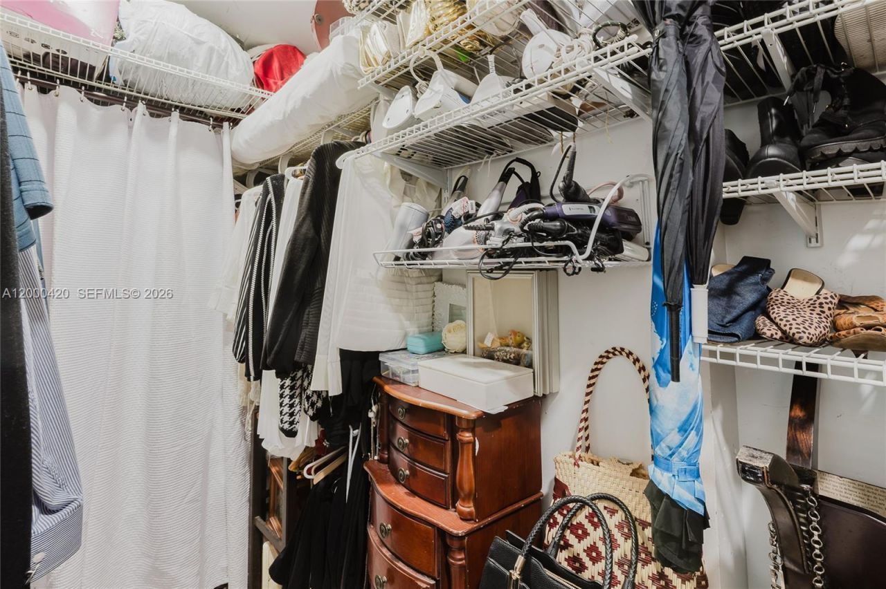 3800 Hillcrest Dr, Unit 411, Hollywood, FL 33021 Photo