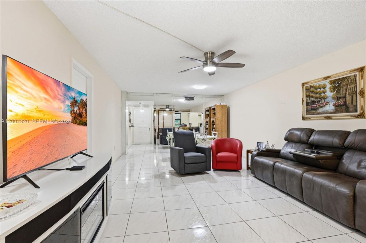 1001 Colony Point Cir, Unit 503, Pembroke Pines, FL 33026 Photo