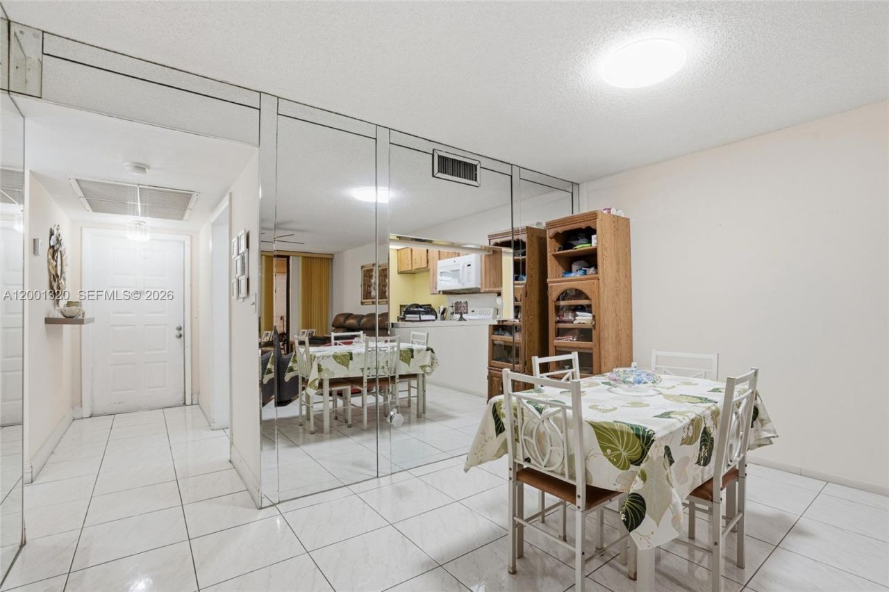 1001 Colony Point Cir, Unit 503, Pembroke Pines, FL 33026 Photo