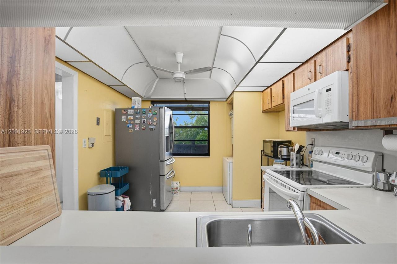 1001 Colony Point Cir, Unit 503, Pembroke Pines, FL 33026 Photo