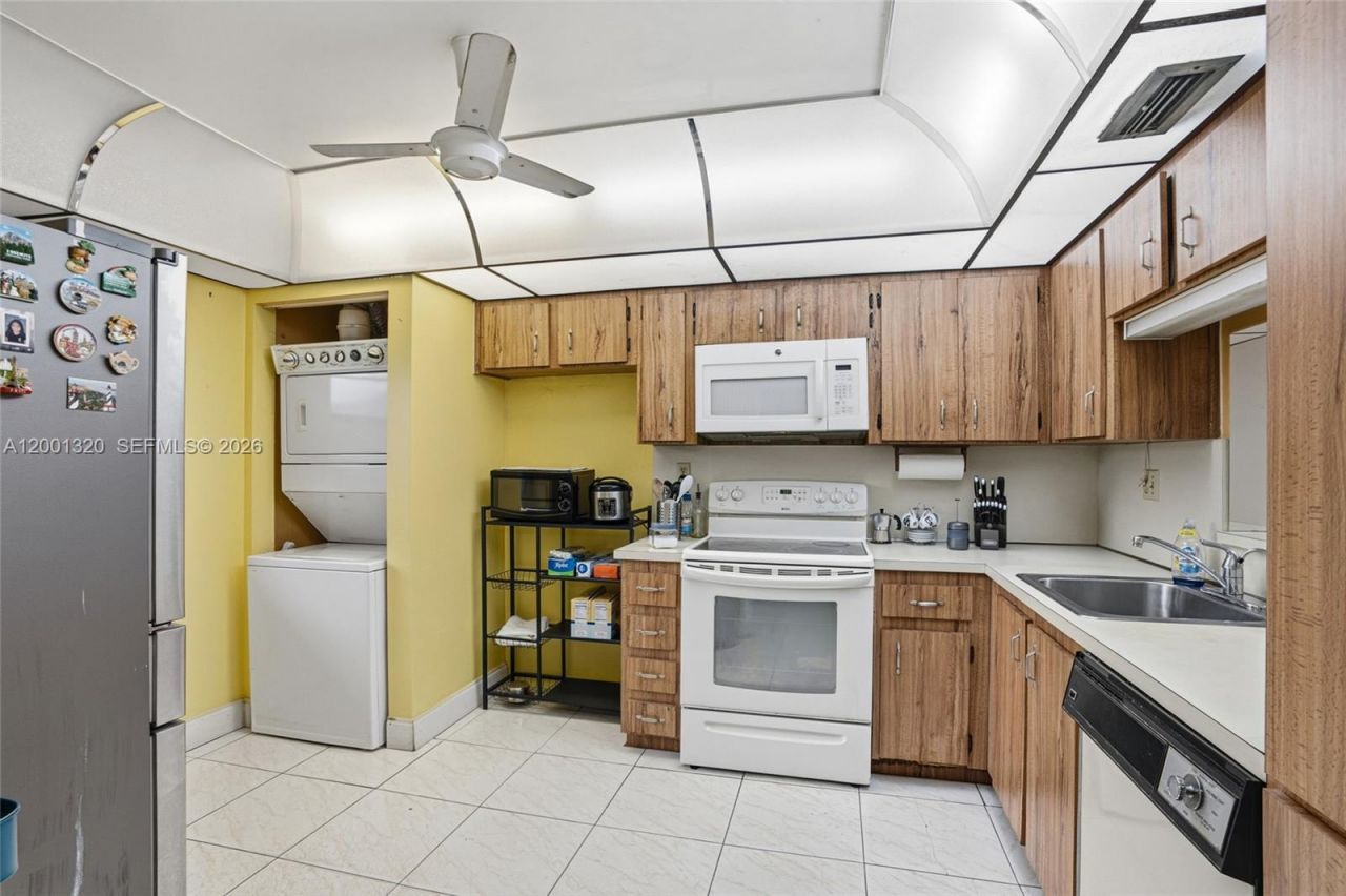 1001 Colony Point Cir, Unit 503, Pembroke Pines, FL 33026 Photo