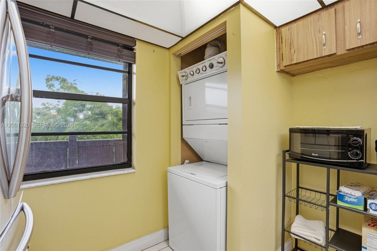 1001 Colony Point Cir, Unit 503, Pembroke Pines, FL 33026 Photo