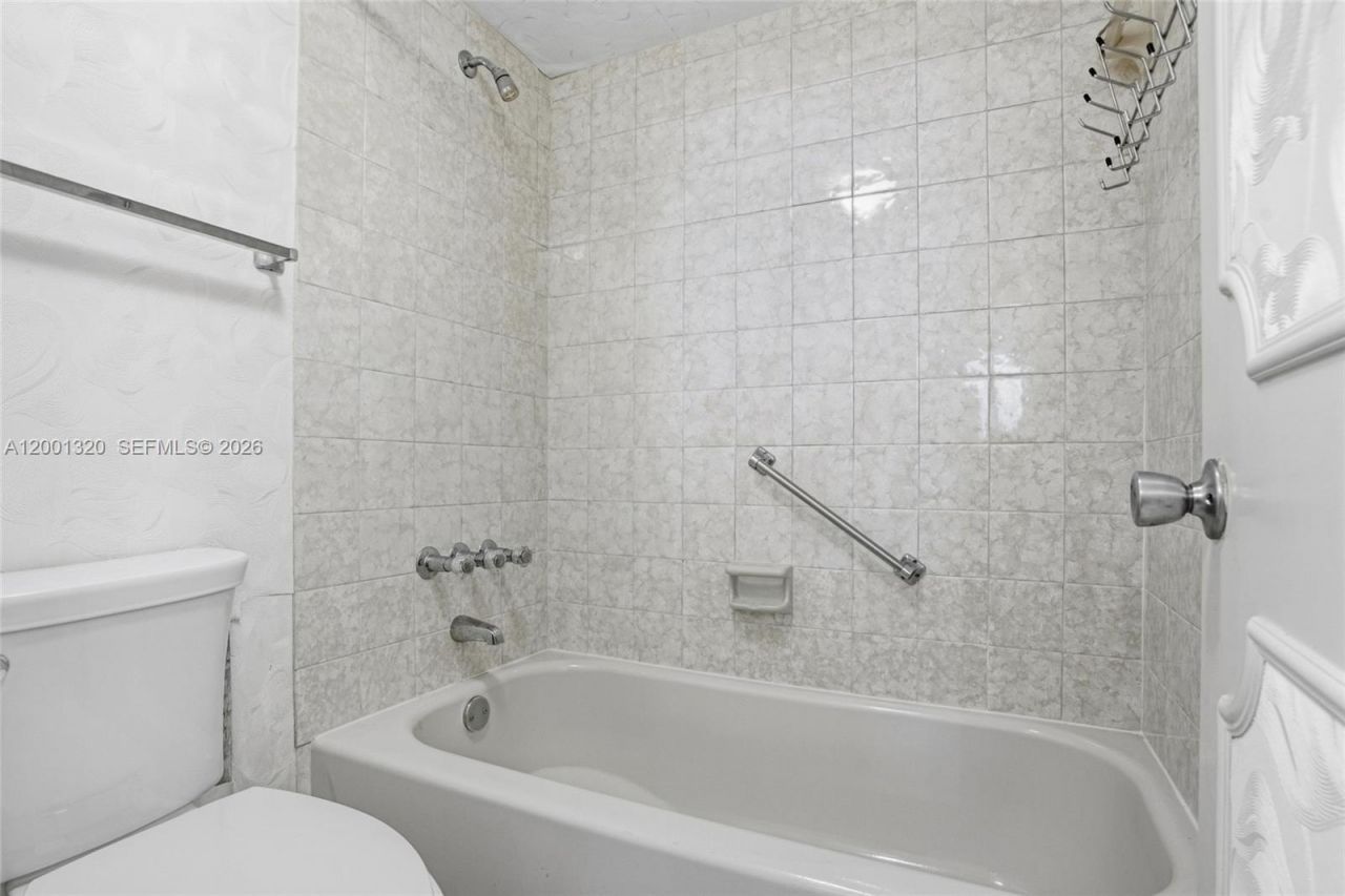 1001 Colony Point Cir, Unit 503, Pembroke Pines, FL 33026 Photo