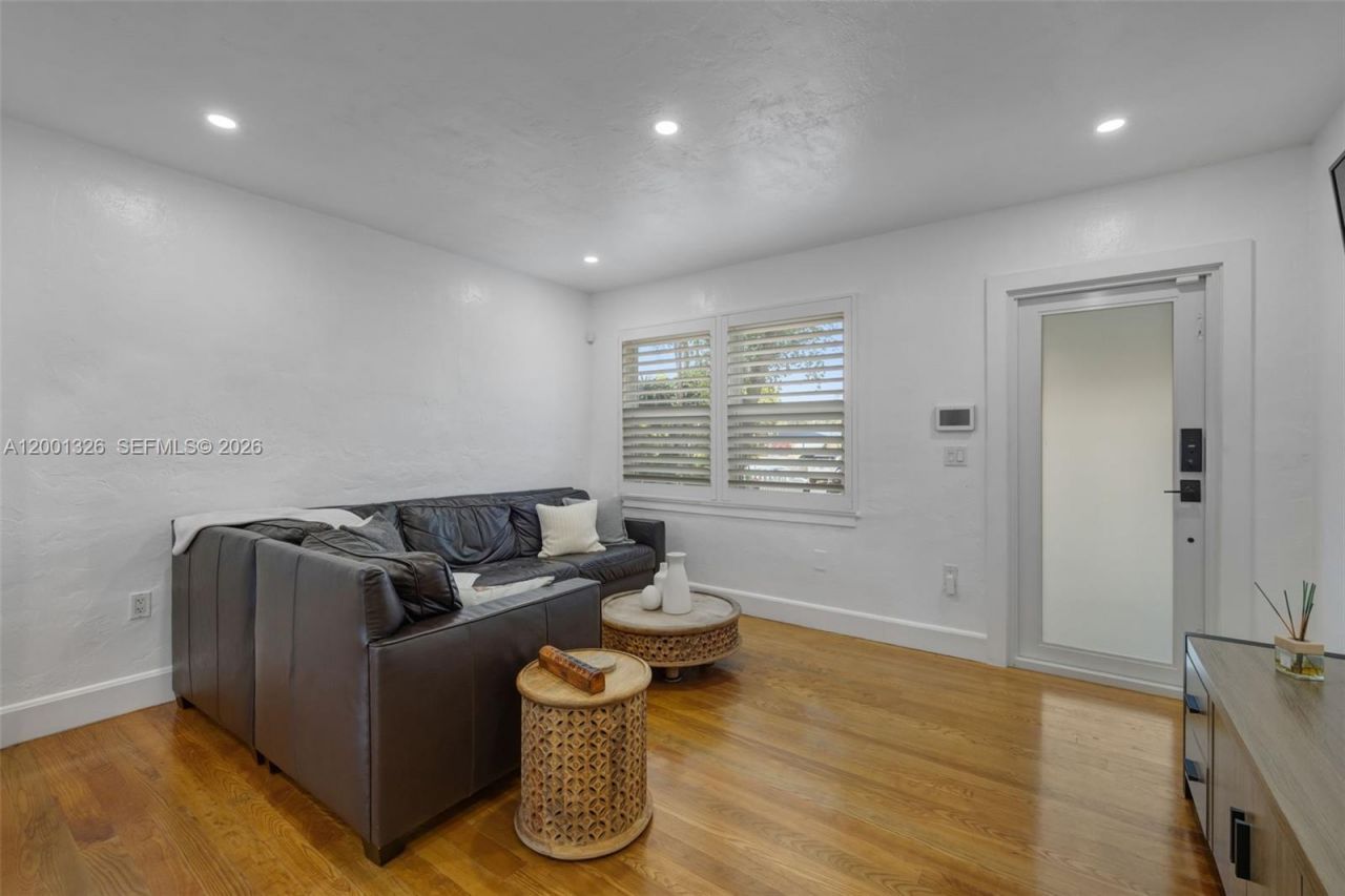 6382 SW 38th St, Miami, FL 33155 Photo