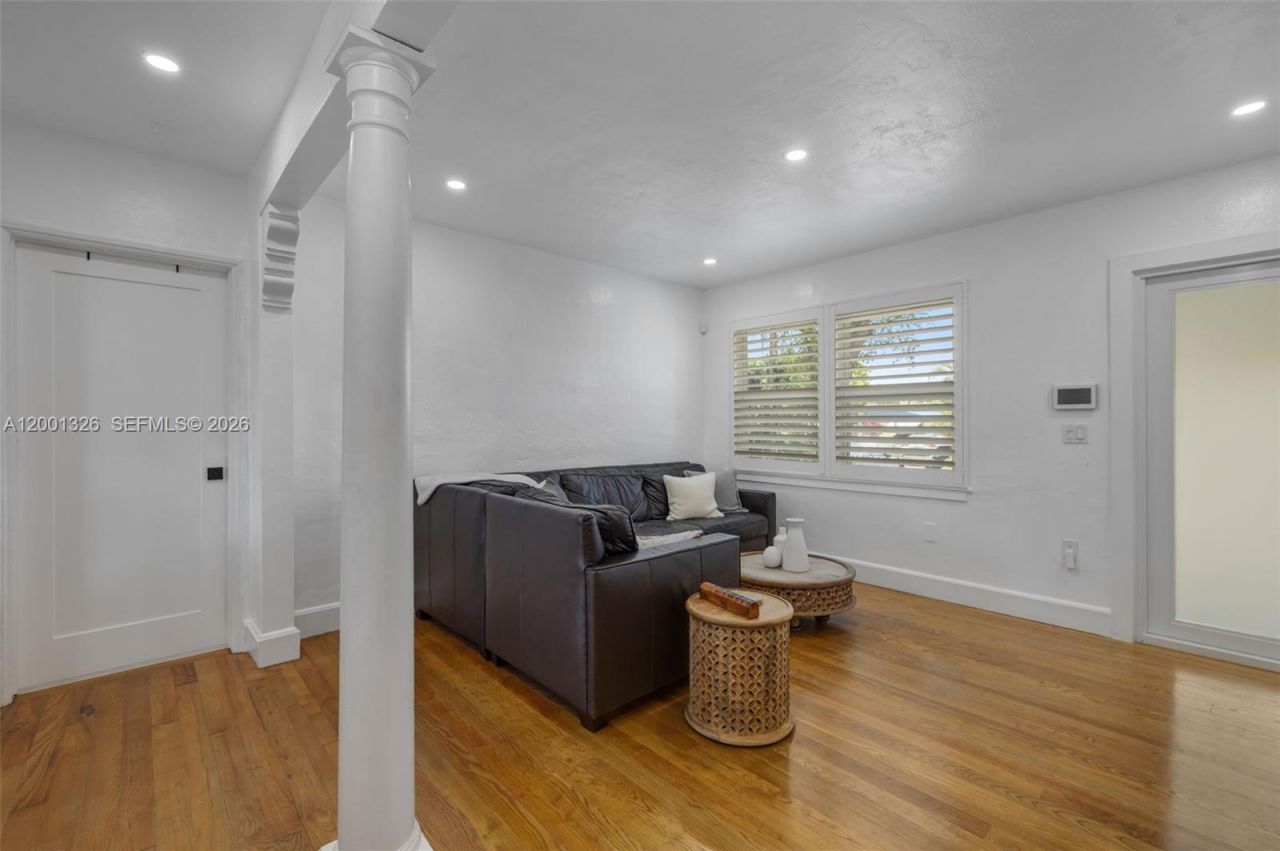 6382 SW 38th St, Miami, FL 33155 Photo