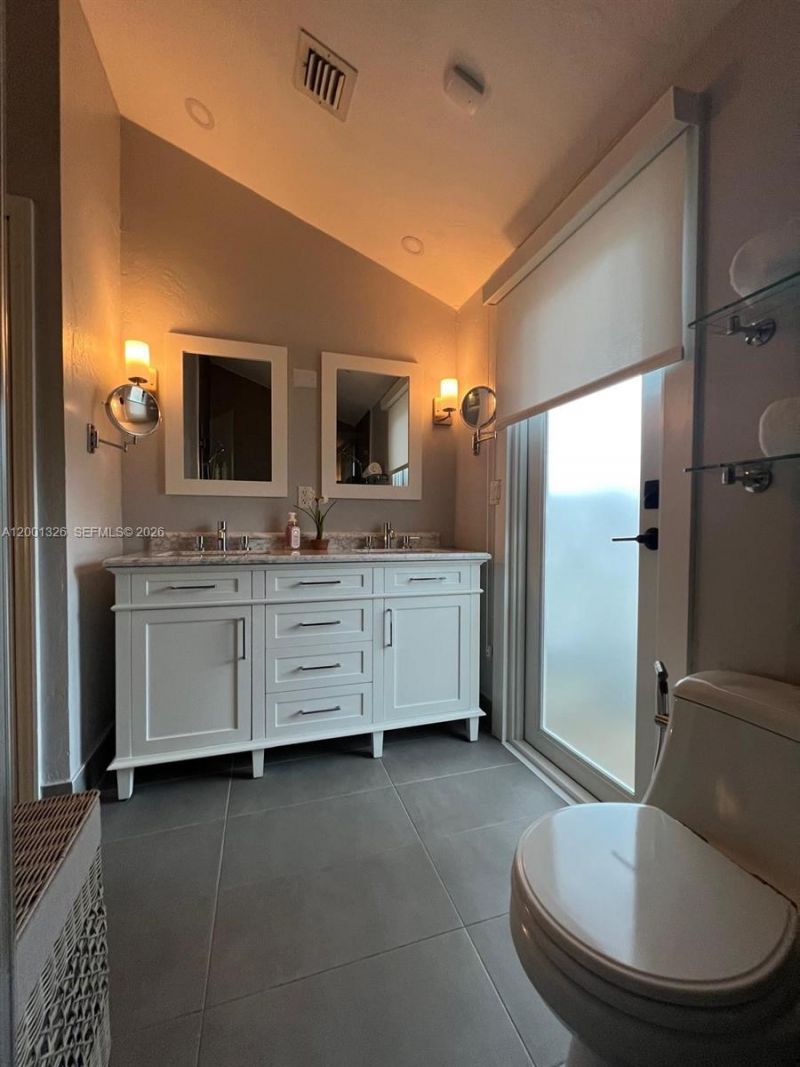 6382 SW 38th St, Miami, FL 33155 Photo