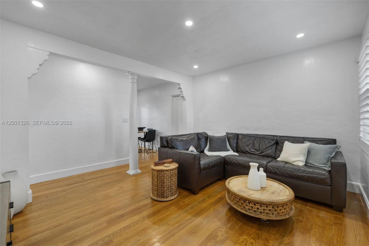 6382 SW 38th St, Miami, FL 33155 Photo