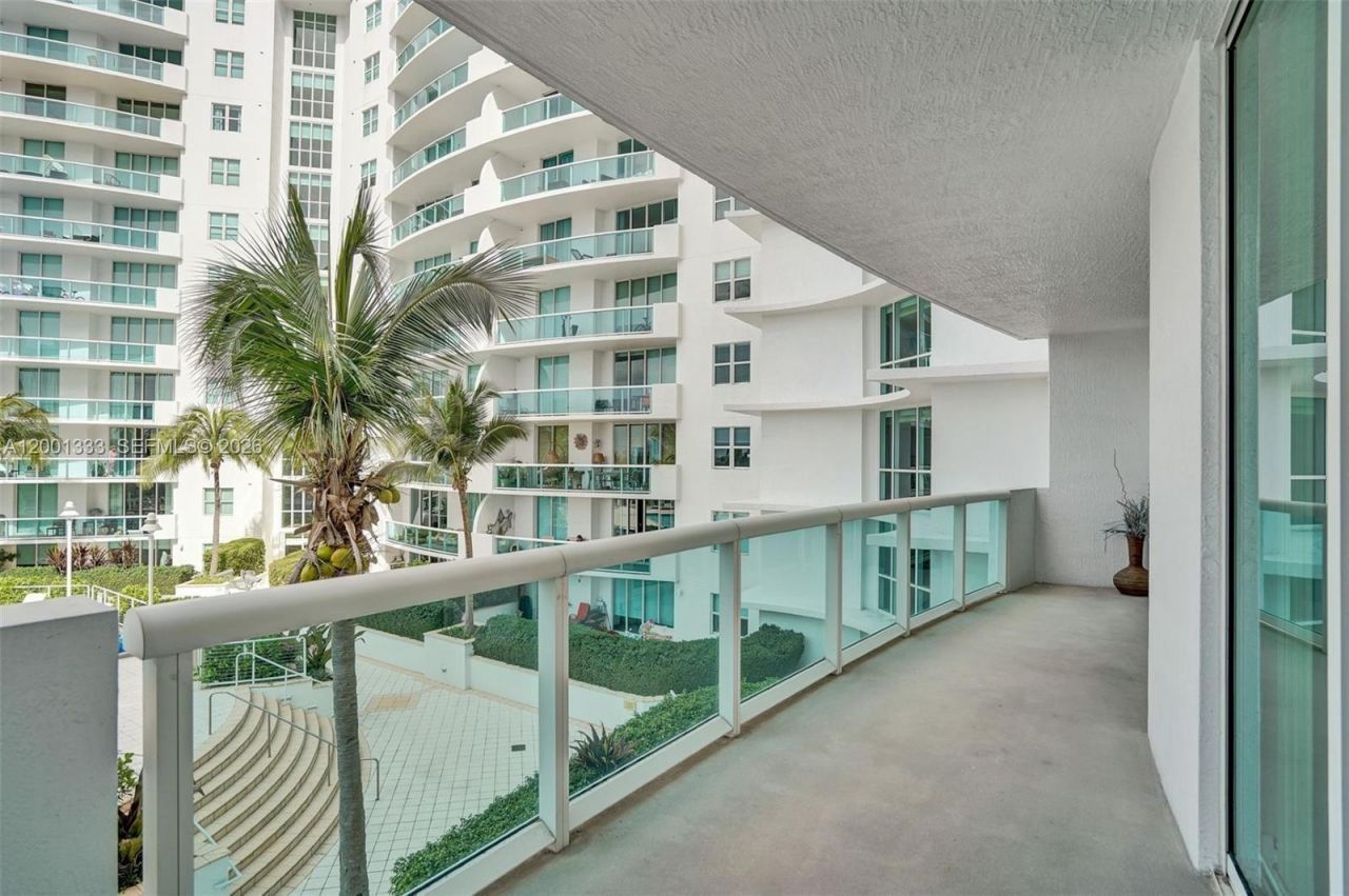 7900 Harbor Island Dr, Unit 704, North Bay Village, FL 33141 Photo