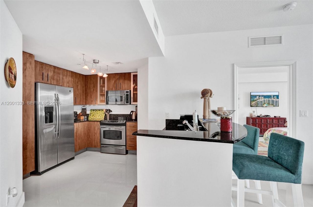 7900 Harbor Island Dr, Unit 704, North Bay Village, FL 33141 Photo