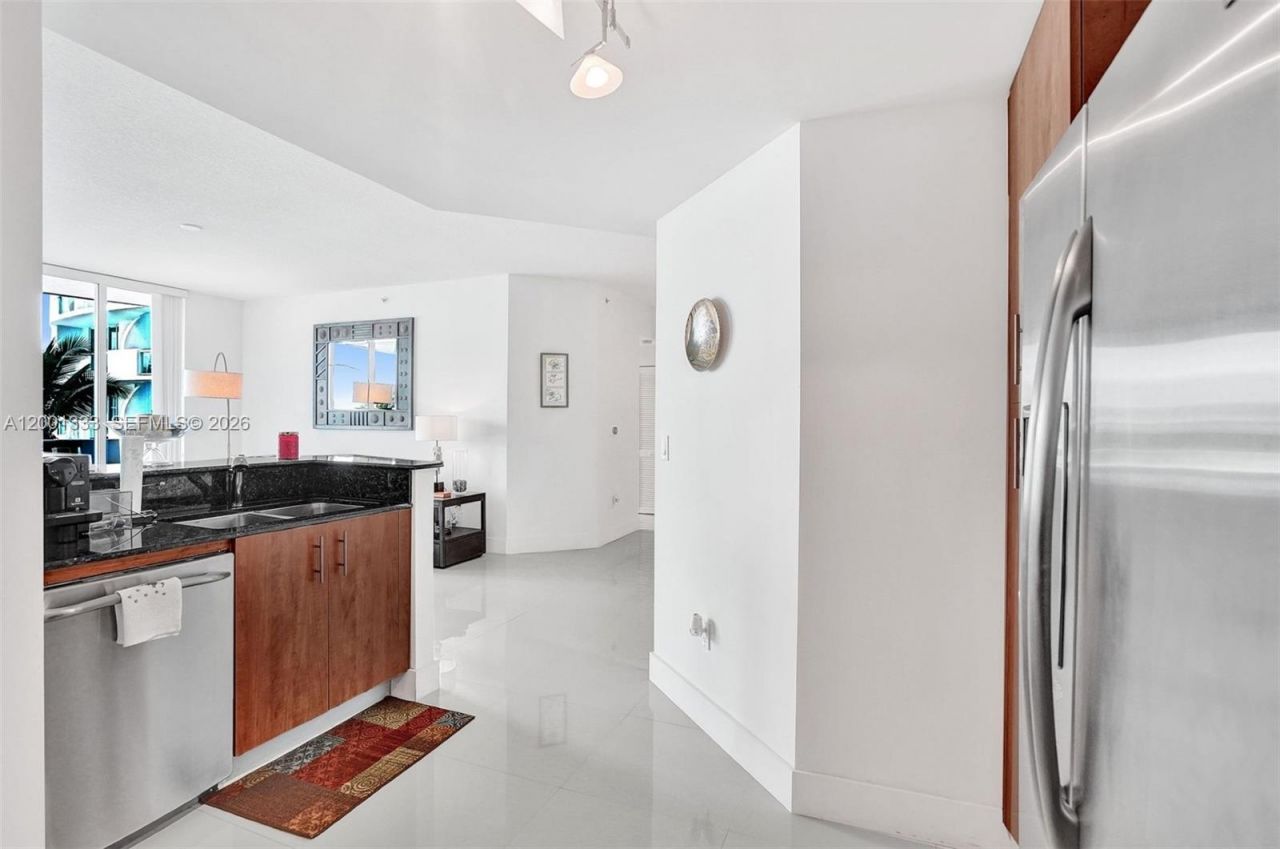 7900 Harbor Island Dr, Unit 704, North Bay Village, FL 33141 Photo