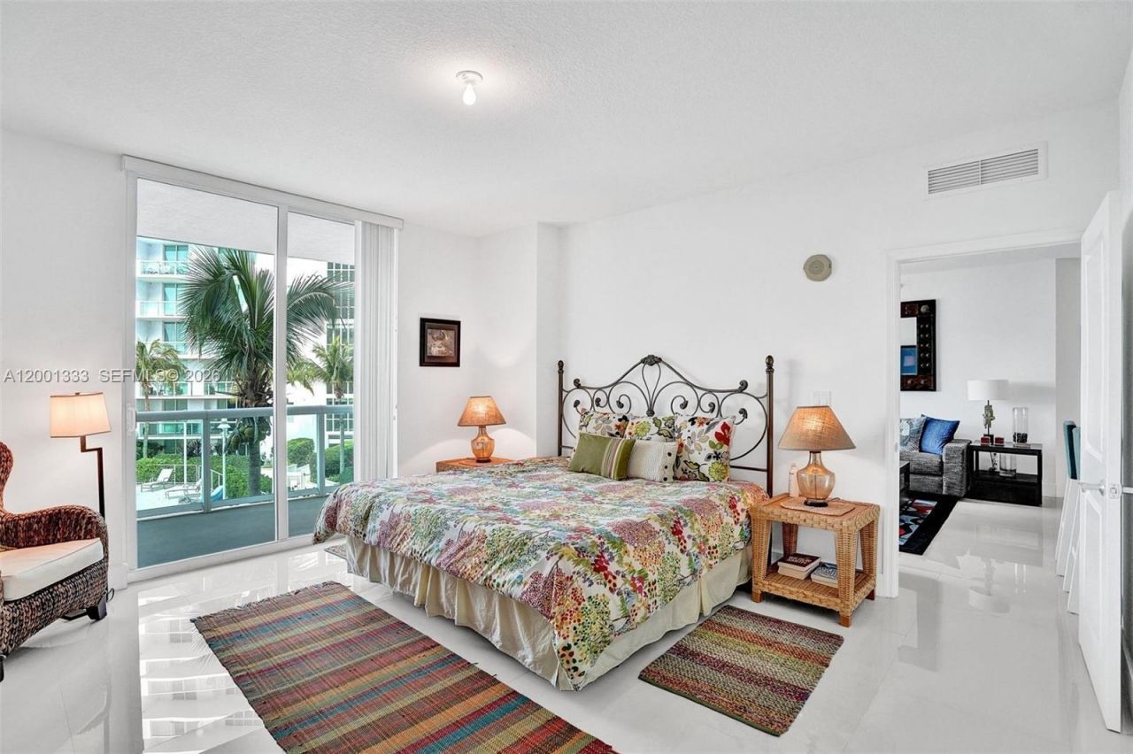7900 Harbor Island Dr, Unit 704, North Bay Village, FL 33141 Photo