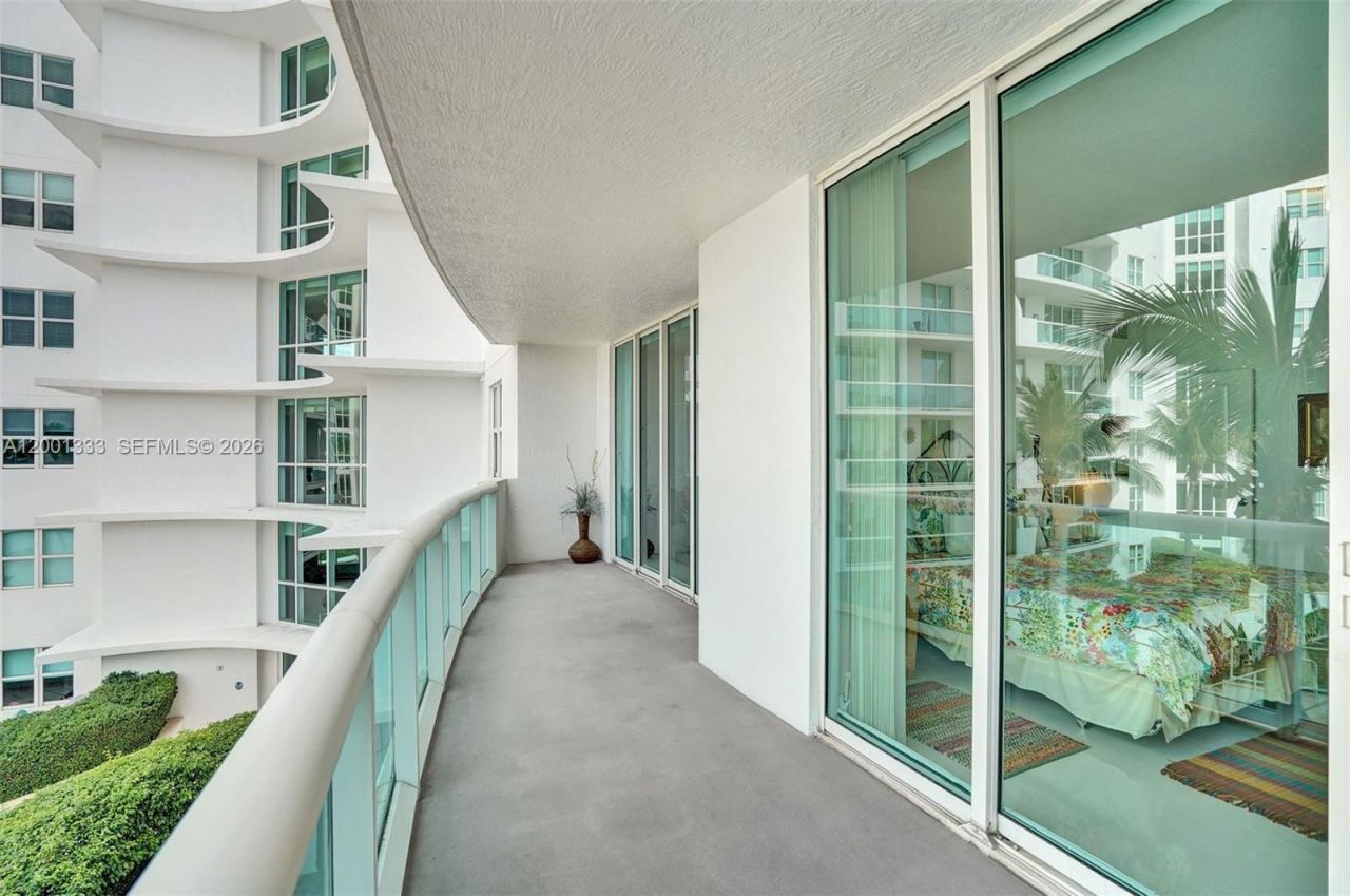 7900 Harbor Island Dr, Unit 704, North Bay Village, FL 33141 Photo