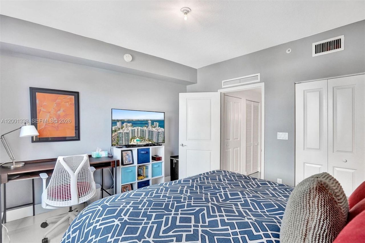 7900 Harbor Island Dr, Unit 704, North Bay Village, FL 33141 Photo