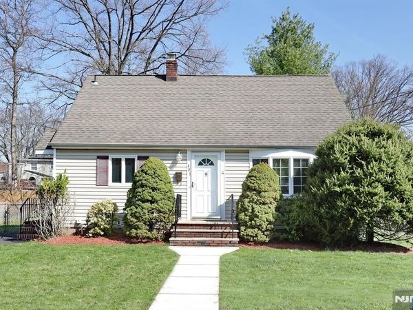 401 Pleasant Avenue, NEW MILFORD, NJ 07646