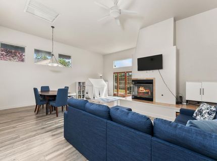 6426 Noble House Ct, Elk Grove, CA 95758 Photo