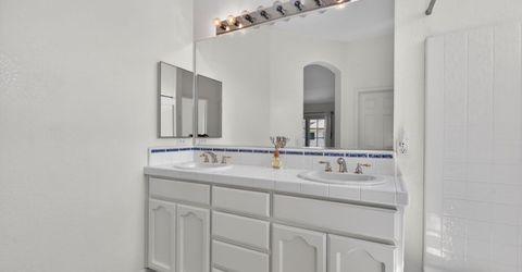 8822 Breaker Point Ct, Elk Grove, CA 95758 Photo