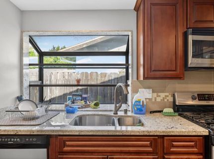 2612 Stonehaven Dr, Sacramento, CA 95827 Photo