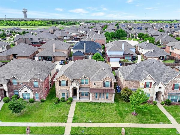 127 Lake Trail Drive, Red Oak, TX 75154