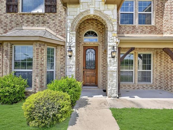 127 Lake Trail Drive, Red Oak, TX 75154