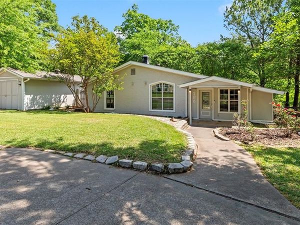 198 Lake Drive , Enchanted Oaks, TX 75156