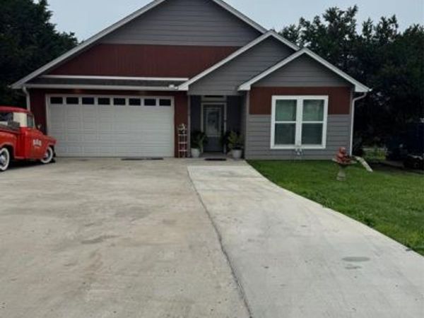 1014 Scenic Drive, Granbury, TX 76048