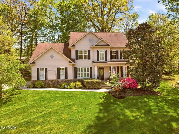 208 Woodland Trace Drive, Knoxville, TN 37934