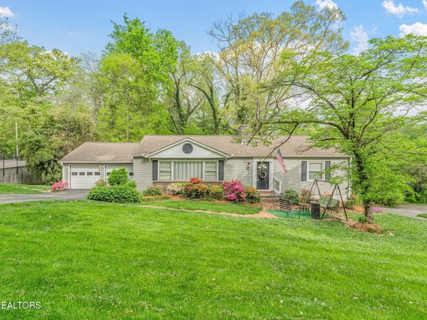 5525 Crestwood Drive, Knoxville, TN 37914