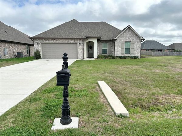 204 CYPRESS Bend, Belle Chasse, LA 70037