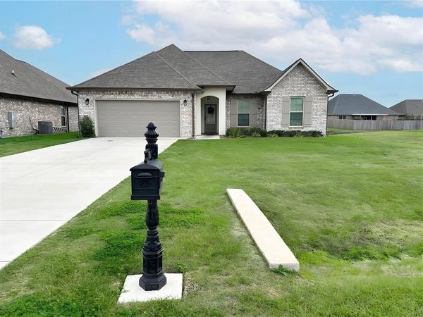 204 CYPRESS Bend, Belle Chasse, LA 70037