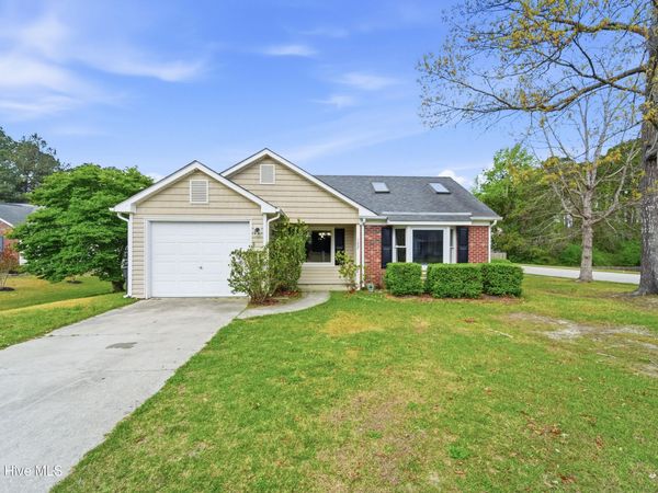 102 Caswell Court, Jacksonville, NC 28546