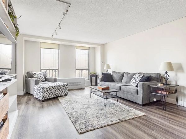 33 Pond Ave, Unit 524, Brookline, MA 02445