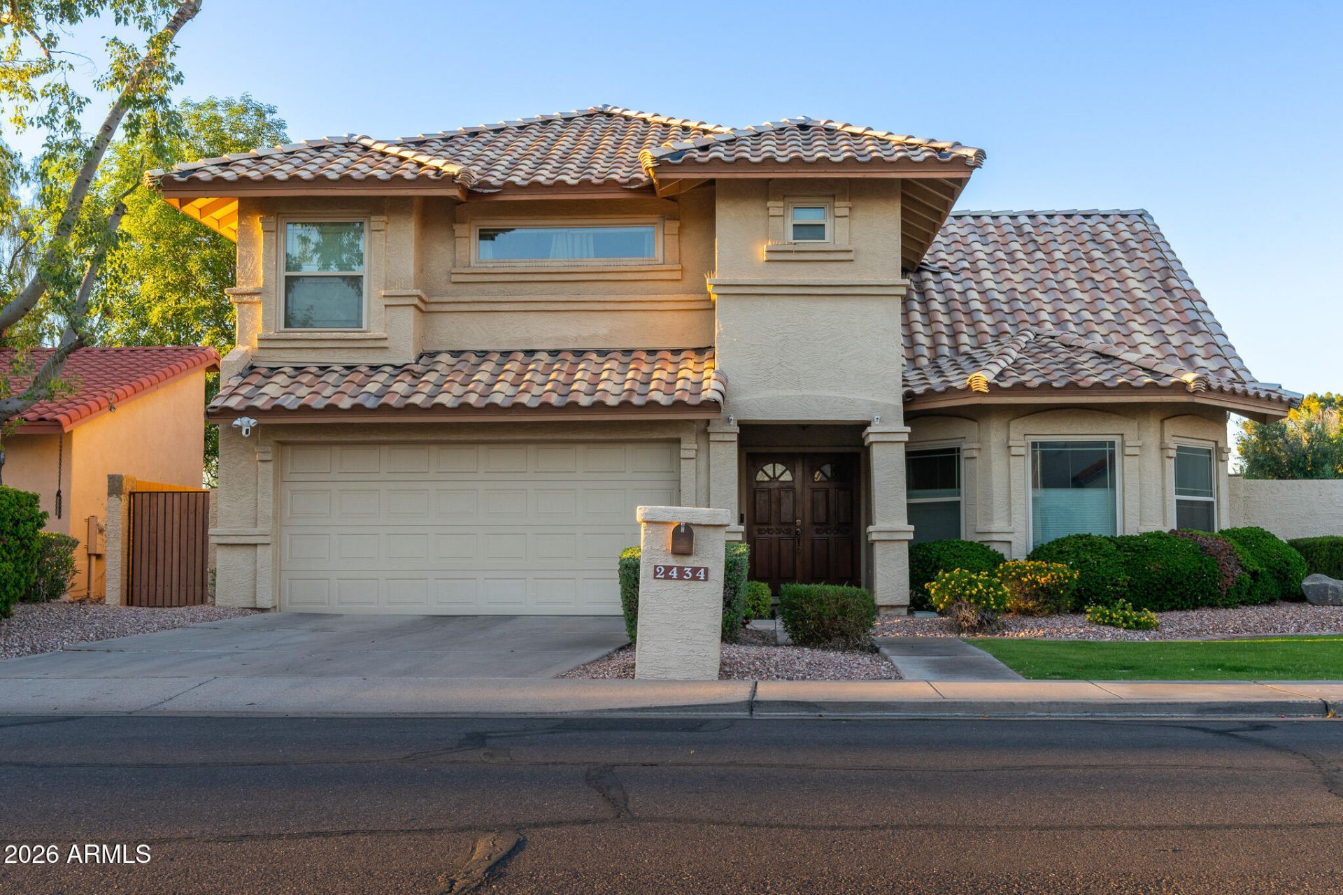 2434 W Lompoc Avenue, Mesa, AZ 85202 Main Photo