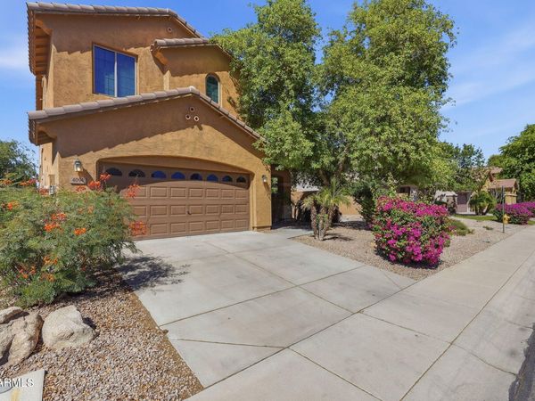 4094 E BELLERIVE Drive, Chandler, AZ 85249