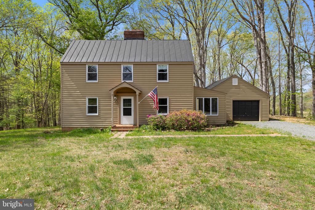 8358 Botha Road, Warrenton, VA 20186 Main Photo