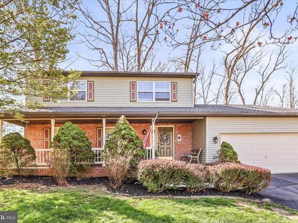 10 AMANDA AVENUE, HANOVER, PA 17331