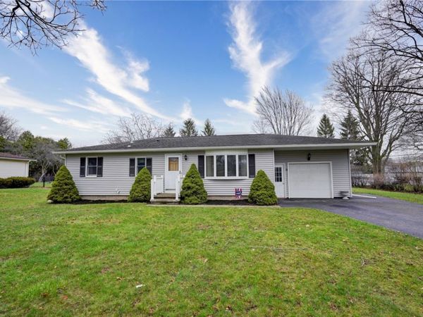 18 Palo Alto Drive, Rochester, NY 14623