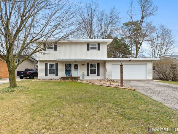 8314 Peachtree Avenue NE, Rockford, MI 49341