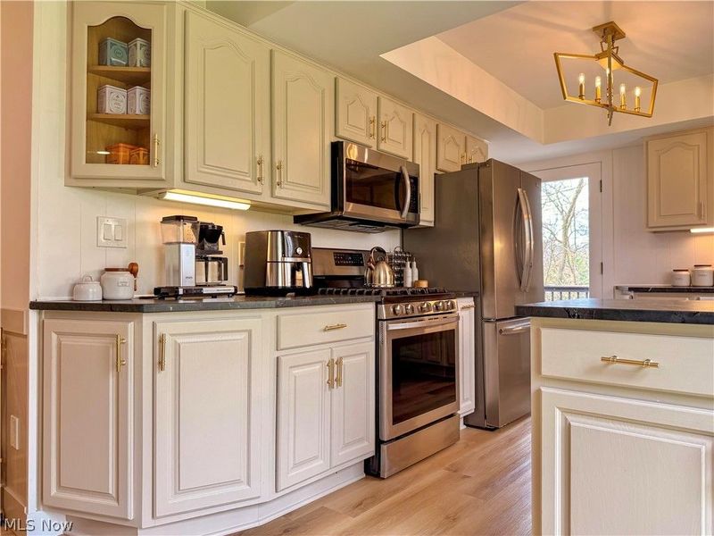 3169 Hilltop Point Circle, Medina, OH 44256 Photo 18