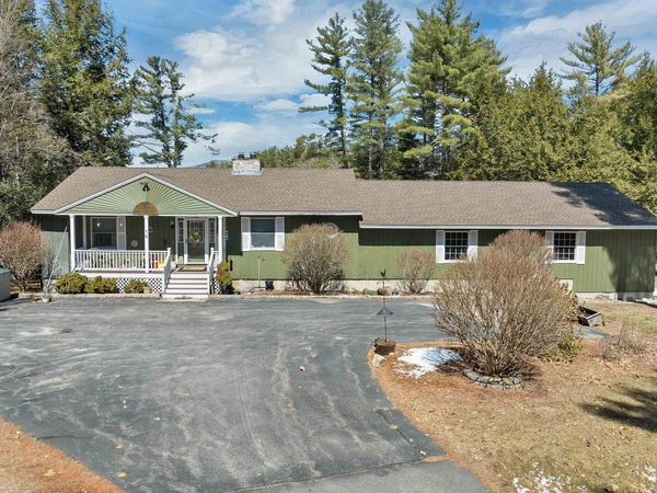 10 Oak Leaf Avenue, Tuftonboro, NH 03816