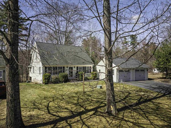 7 Hawthorne Circle, Somersworth, NH 03878