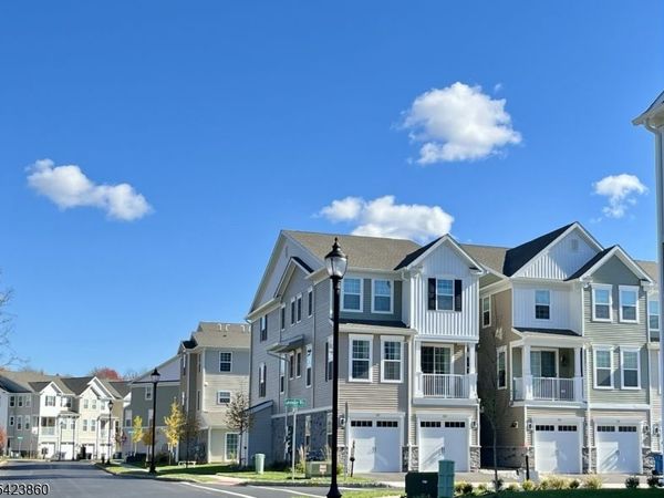 225 Myrtle Rd, Warren, NJ 07059