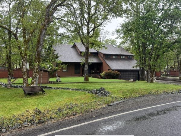 255 Barker Drive, Merlin, OR 97532
