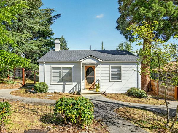 621 Altamont Street, Ashland, OR 97520